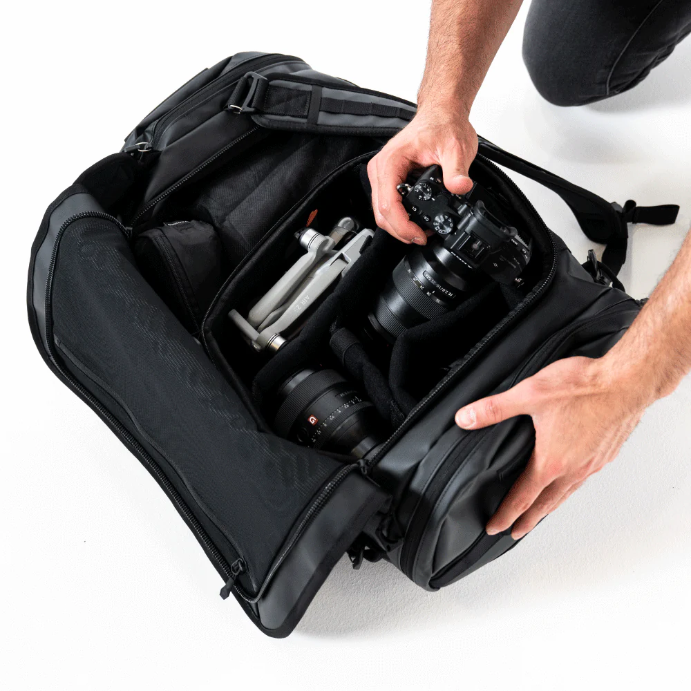 CARRYALL Duffel 30L in Black - Image 4