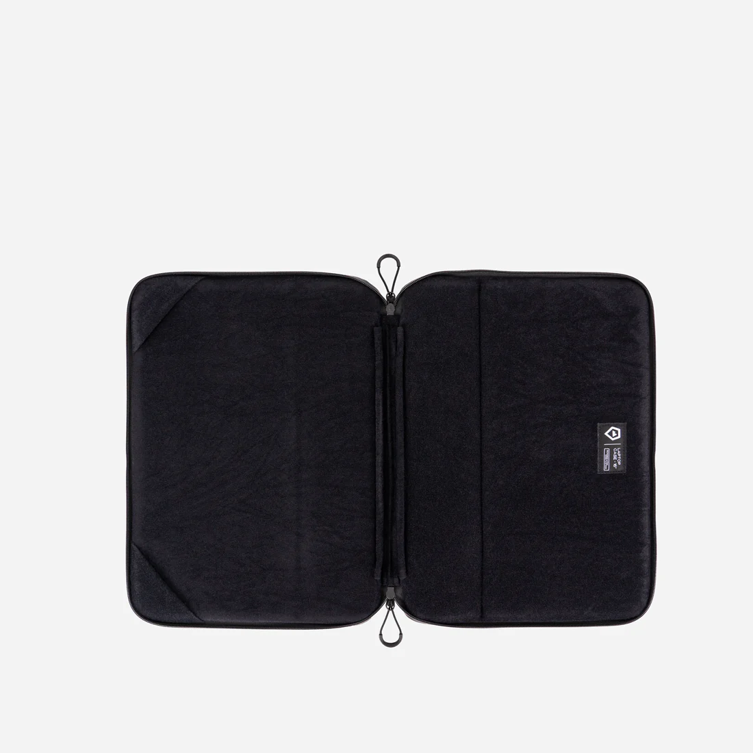 Laptop Case 16" in Black - Image 4
