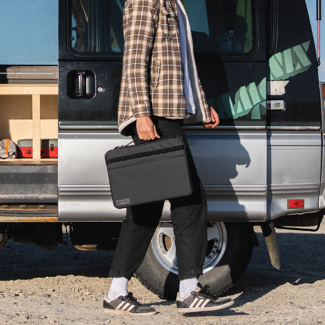 Laptop Case 16" in Black - Image 6