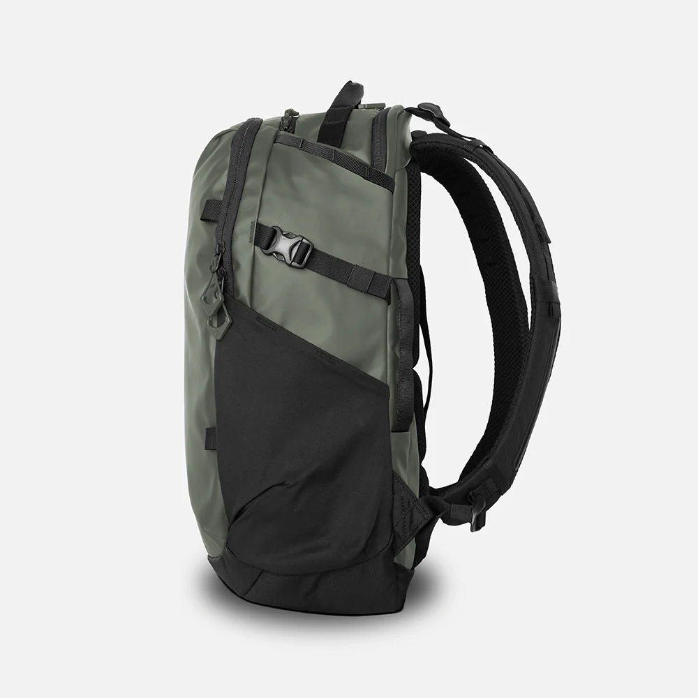 NIMBUS 18L in Green - Image 3
