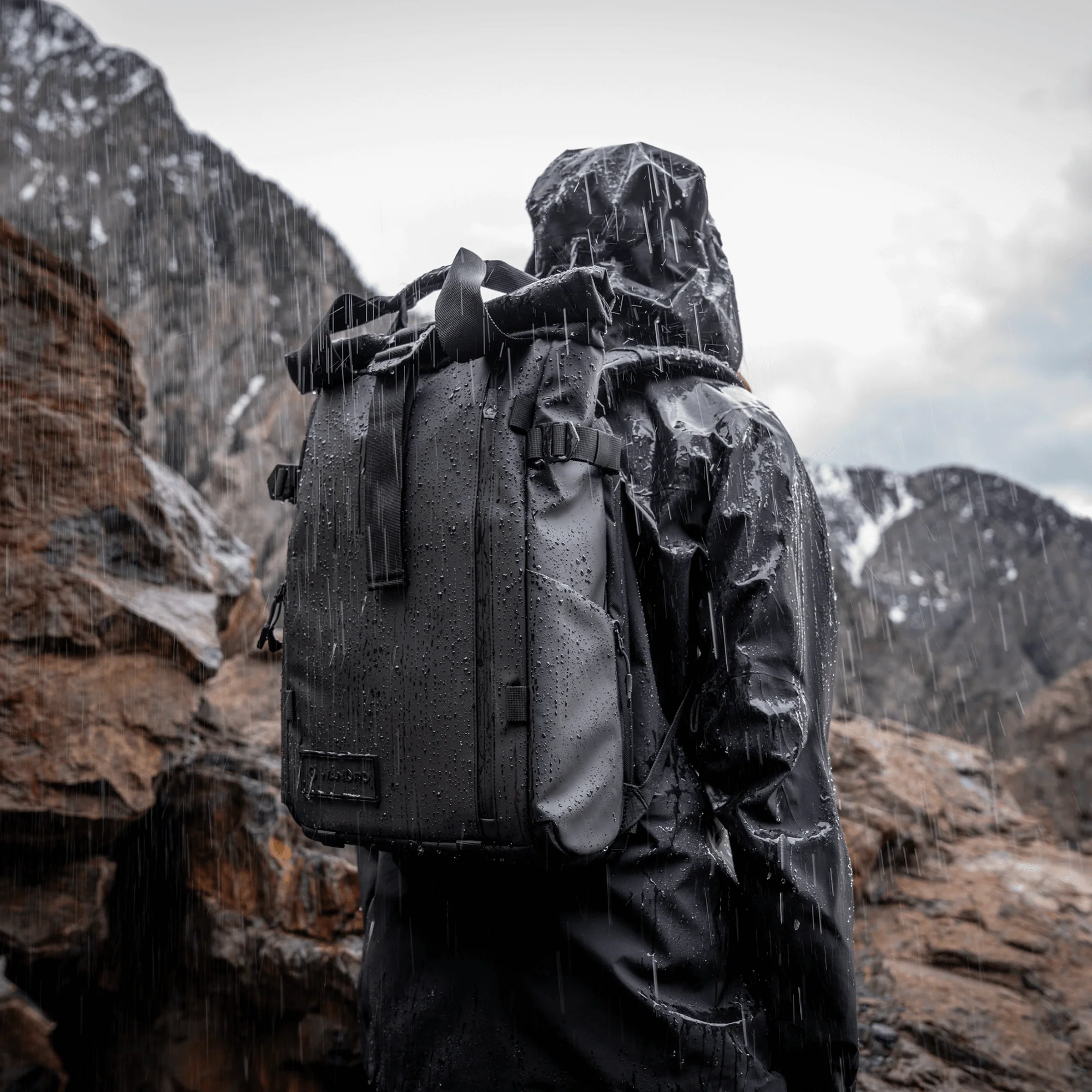 PRVKE 15L in Black - Image 7