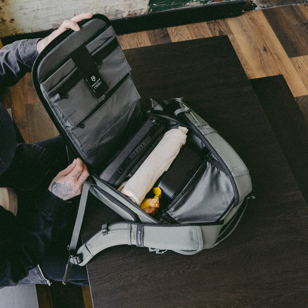 PRVKE Zip 21L in Wasatch Green - Image 11