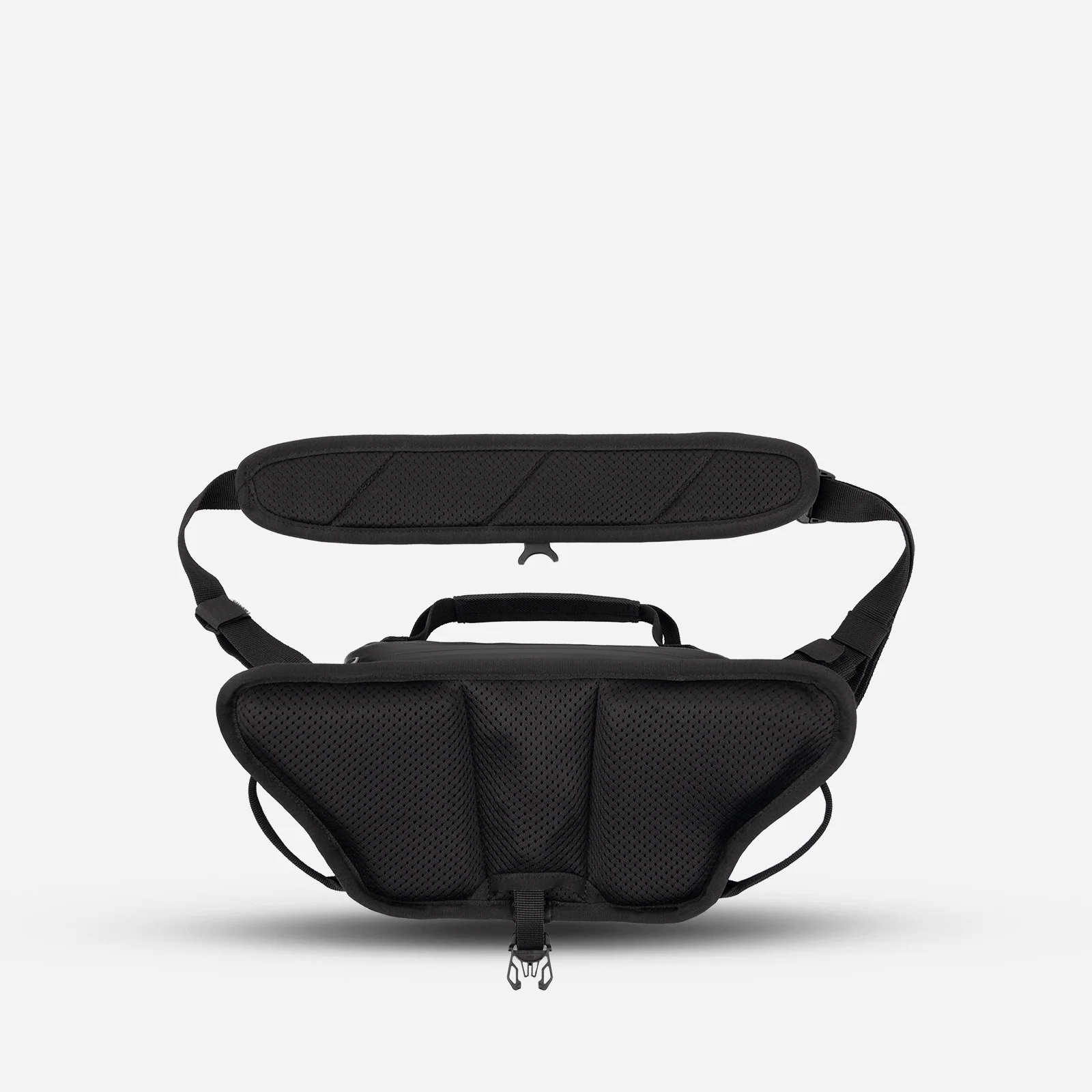 ROGUE 3L Sling V1 in Black - Image 5