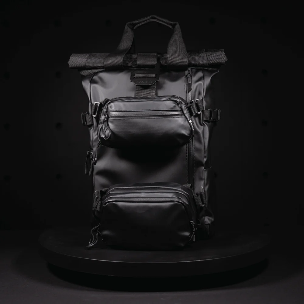 Tech Bag Medium in Black - Image 4