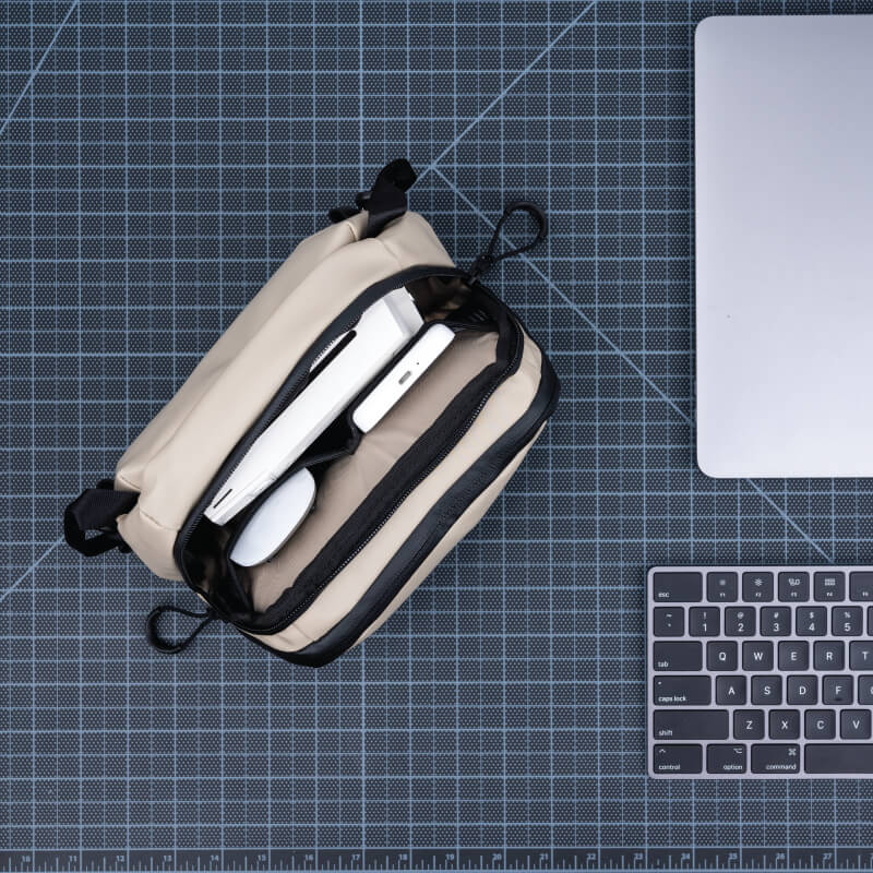 Tech Bag Large in Yuma Tan - Image 5